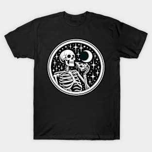 Skeleton enjoying a Slice of Pizza T-Shirt